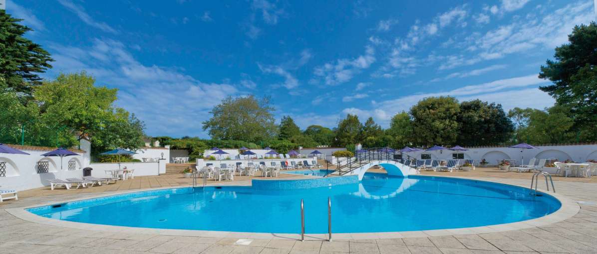 Victoria Hotel Outdoor Pool