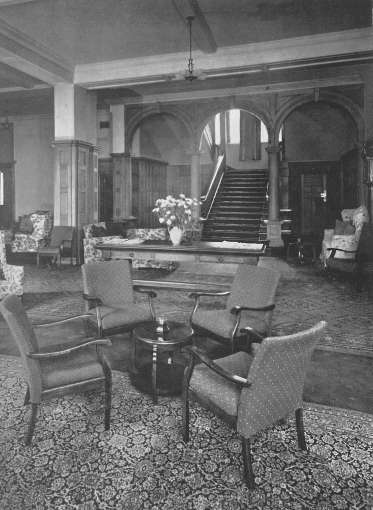 Victoria Hotel Lounge Area